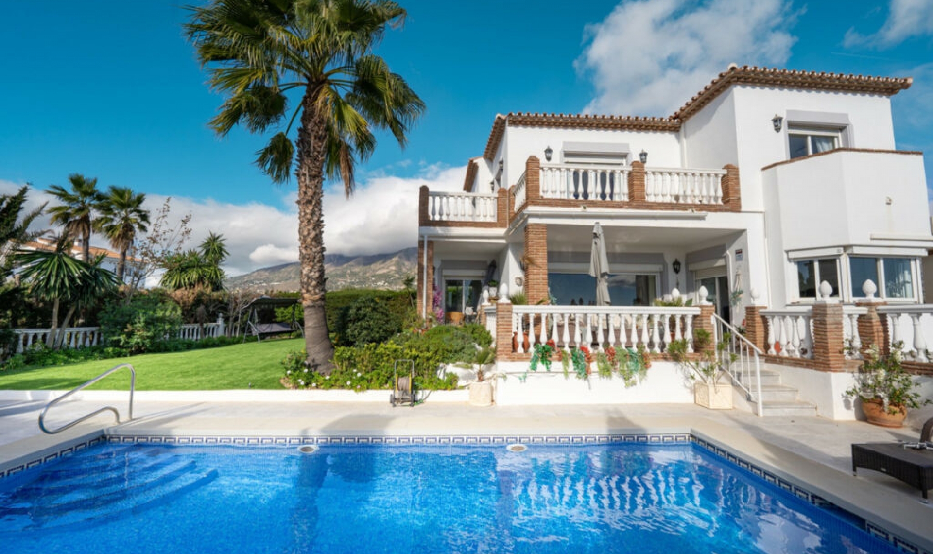 Resale - House -
Campo Mijas