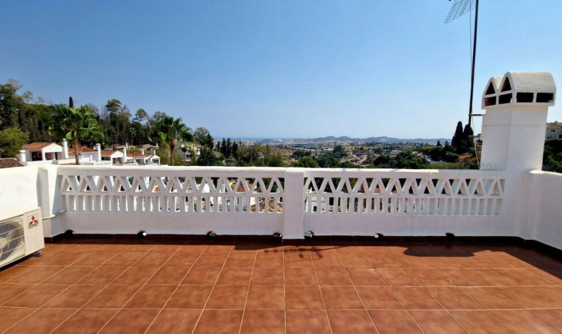 Resale - House -
Campo Mijas