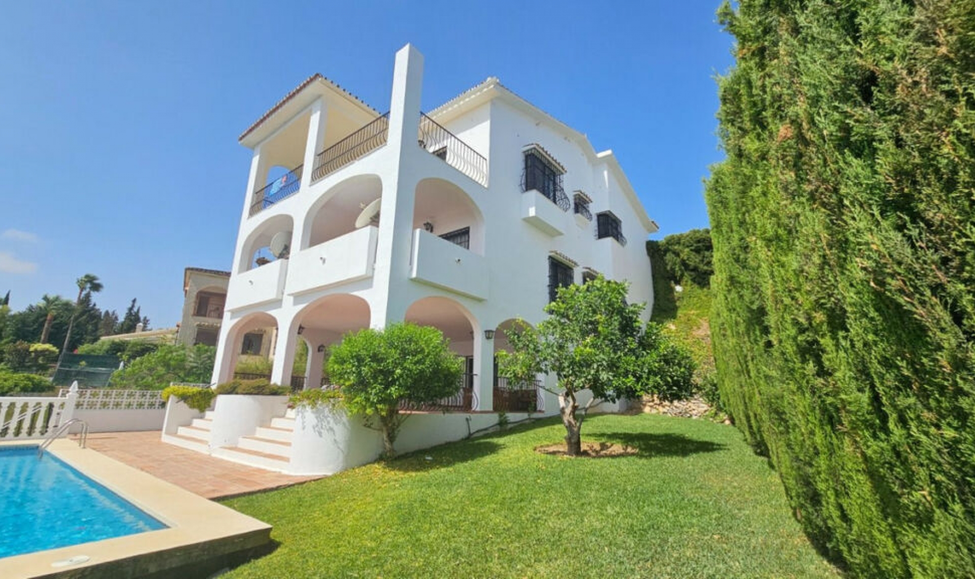 Resale - House -
Campo Mijas