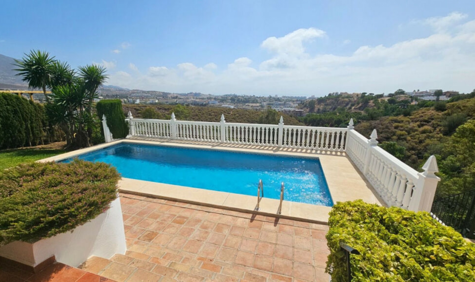 Resale - House -
Campo Mijas