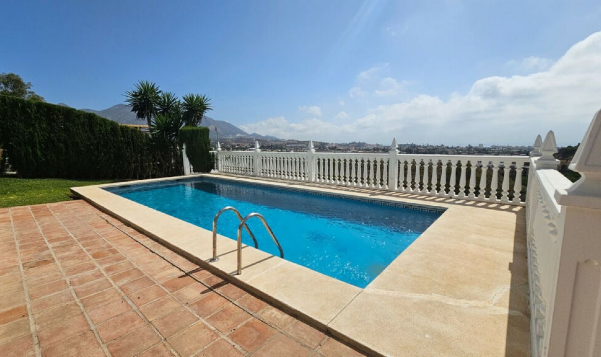 Resale - House -
Campo Mijas
