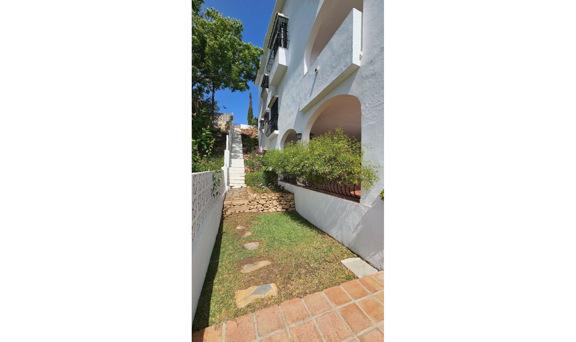 Resale - House -
Campo Mijas