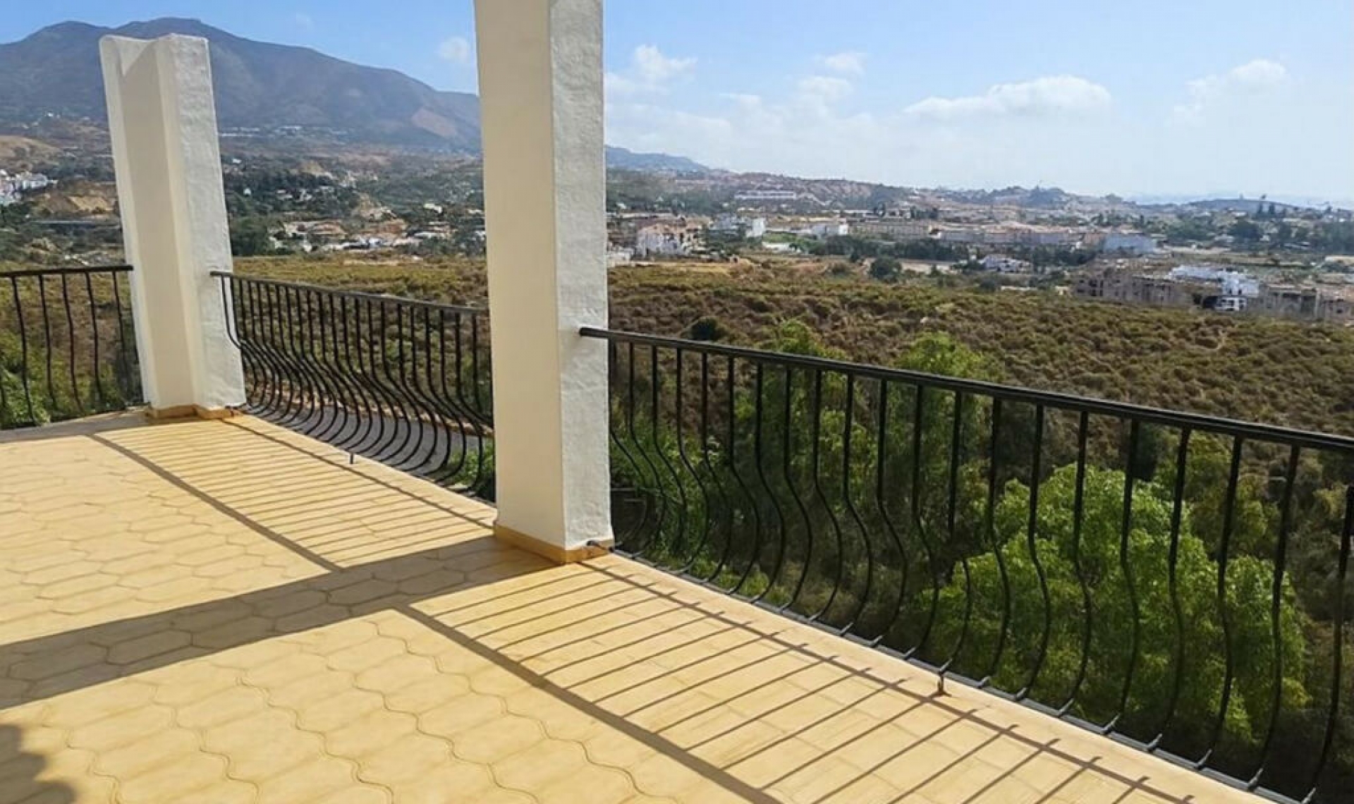 Resale - House -
Campo Mijas
