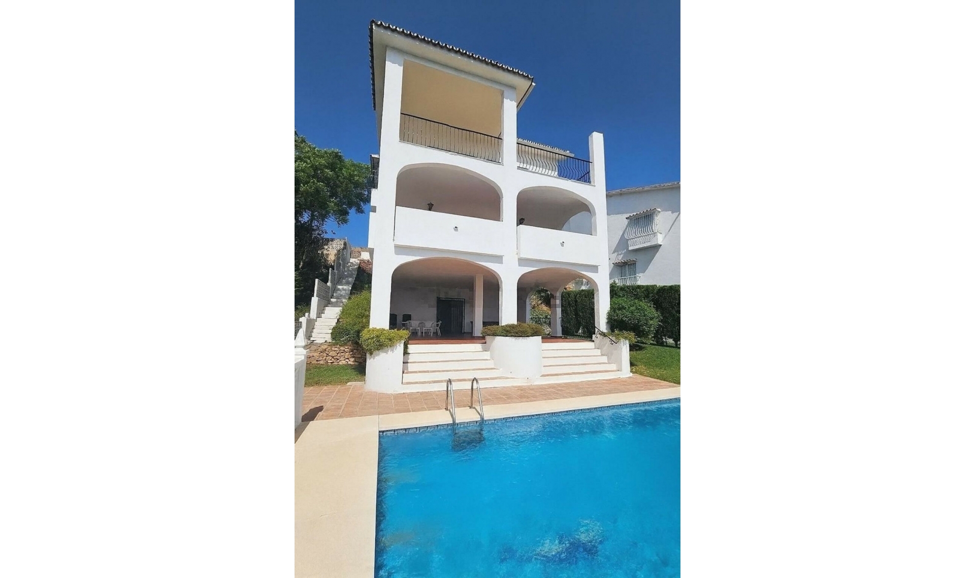 Resale - House -
Campo Mijas