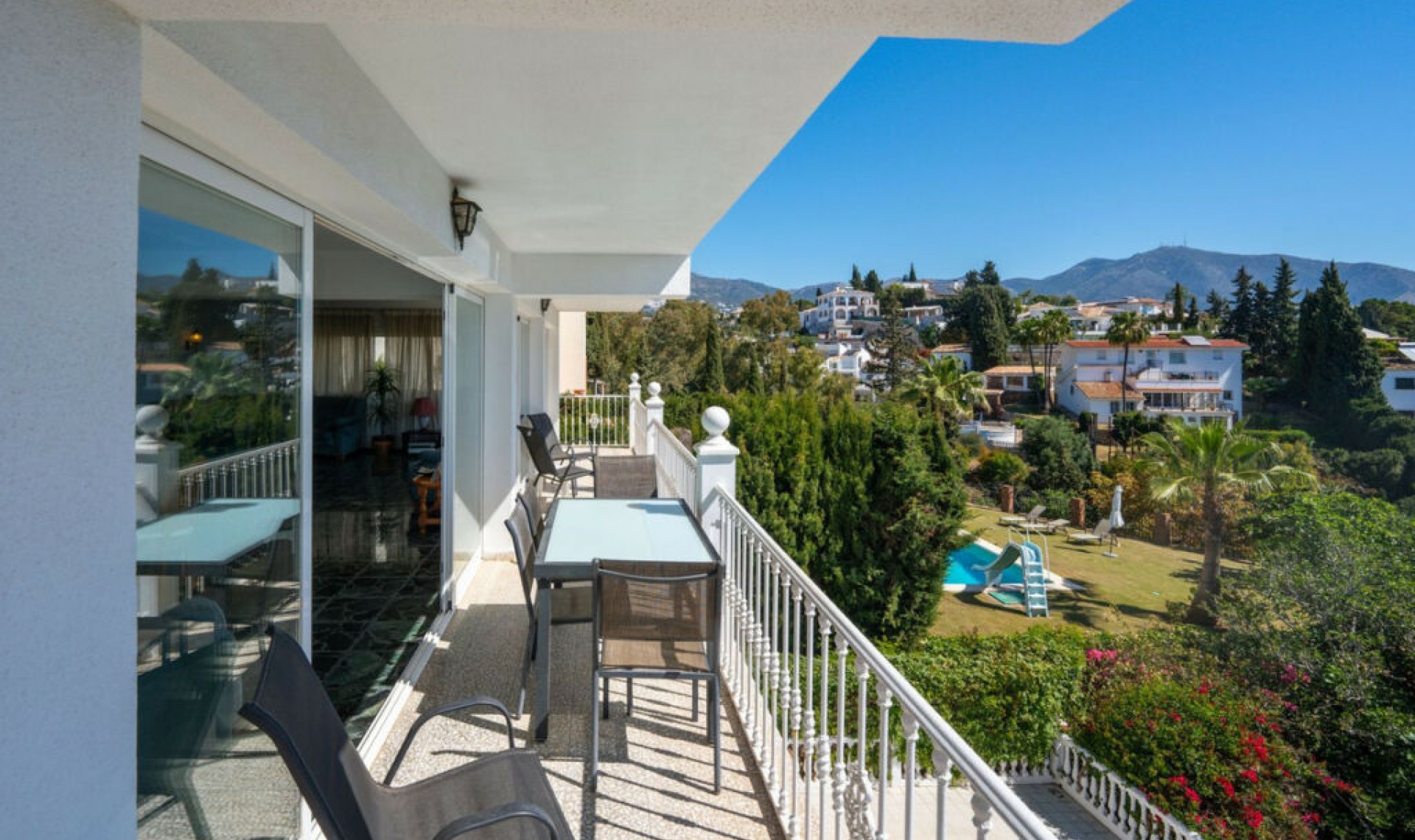 Resale - House -
Campo Mijas