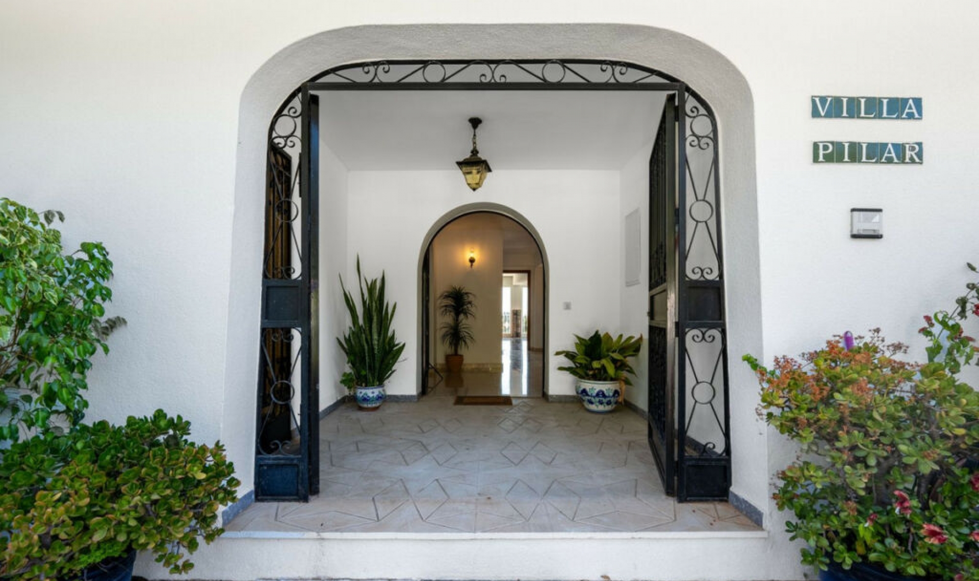 Resale - House -
Campo Mijas
