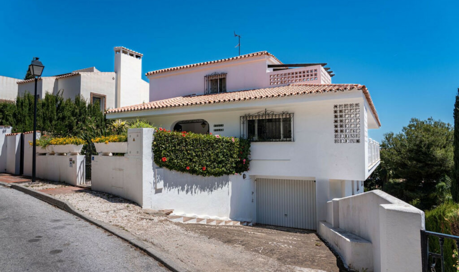 Resale - House -
Campo Mijas