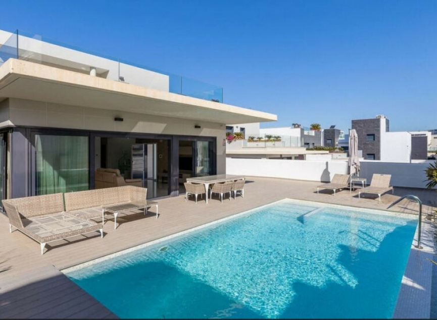 Resale - House -
Campoamor