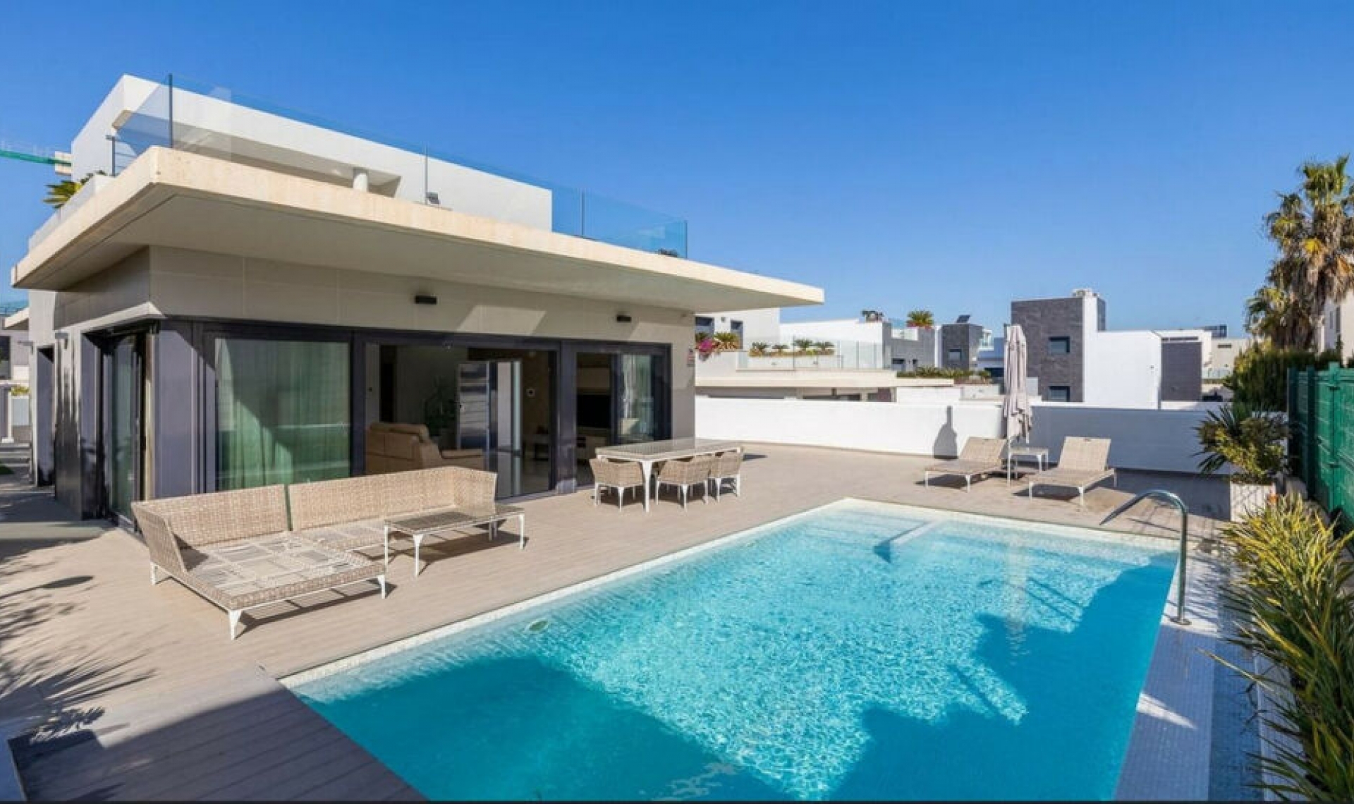 Resale - House -
Campoamor