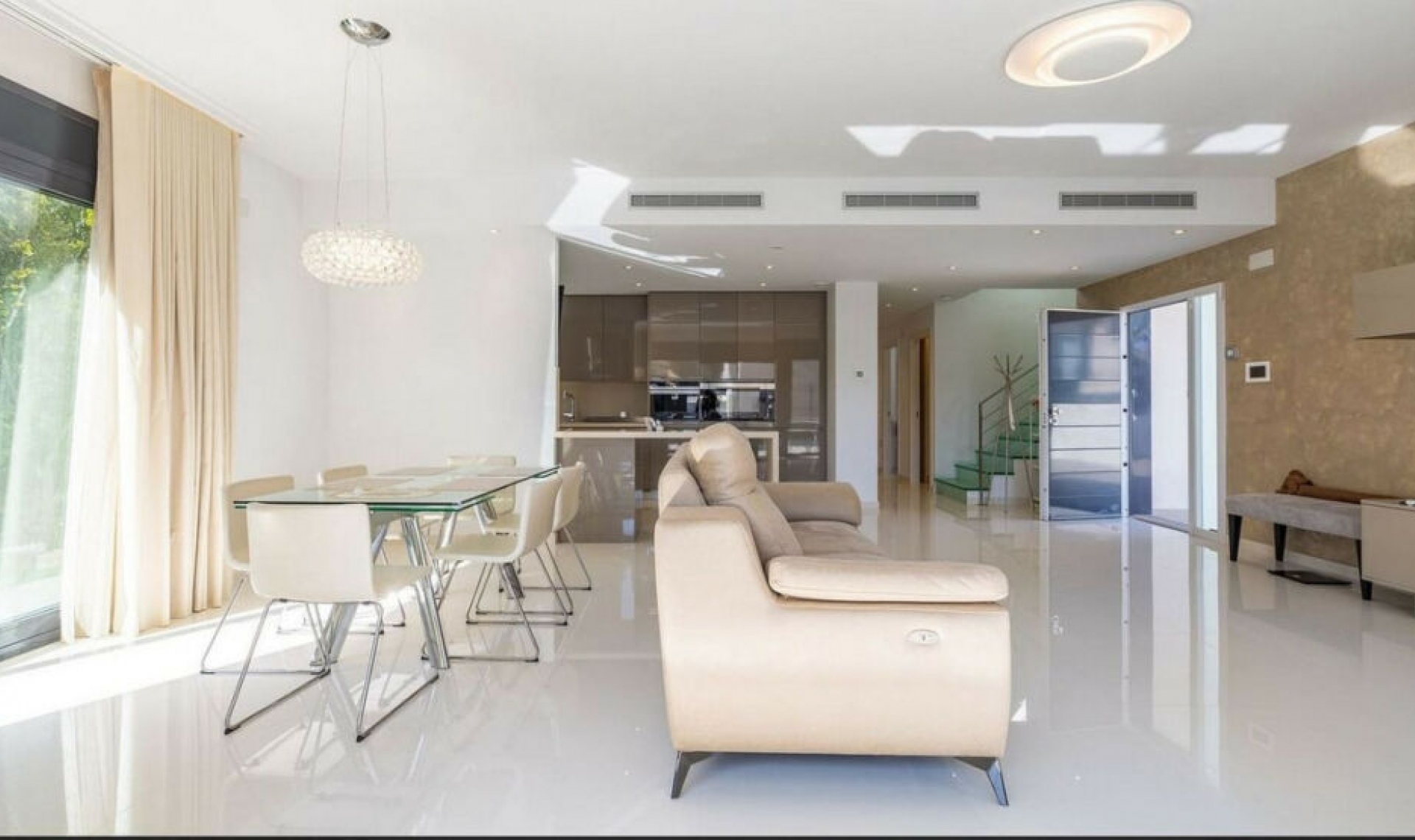 Resale - House -
Campoamor