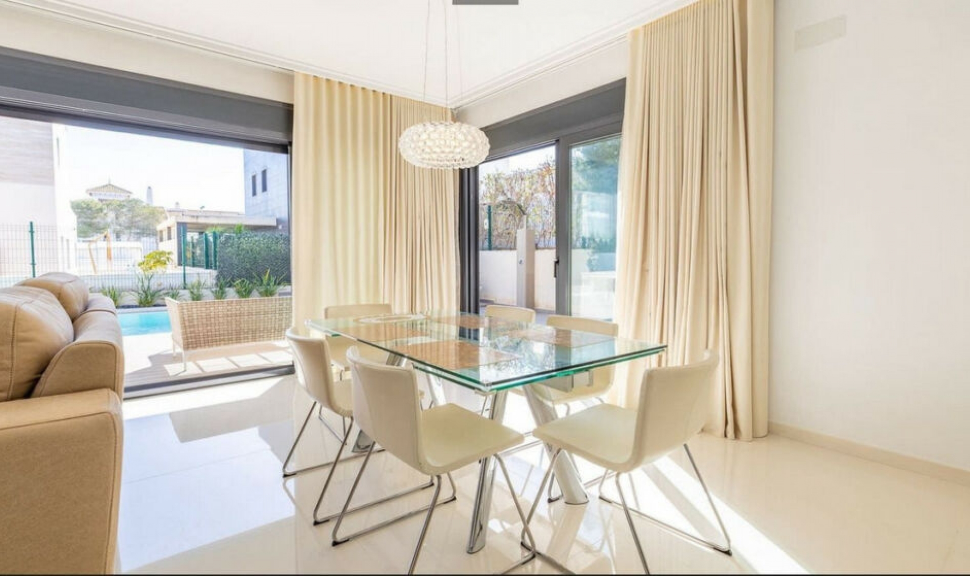 Resale - House -
Campoamor