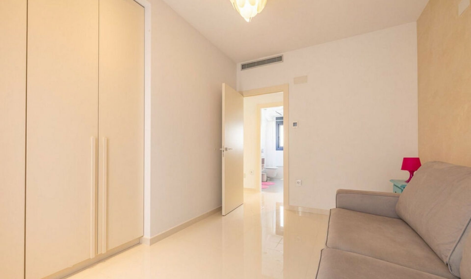 Resale - House -
Campoamor