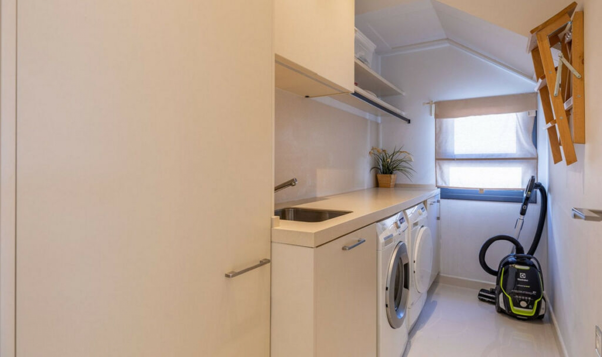 Resale - House -
Campoamor