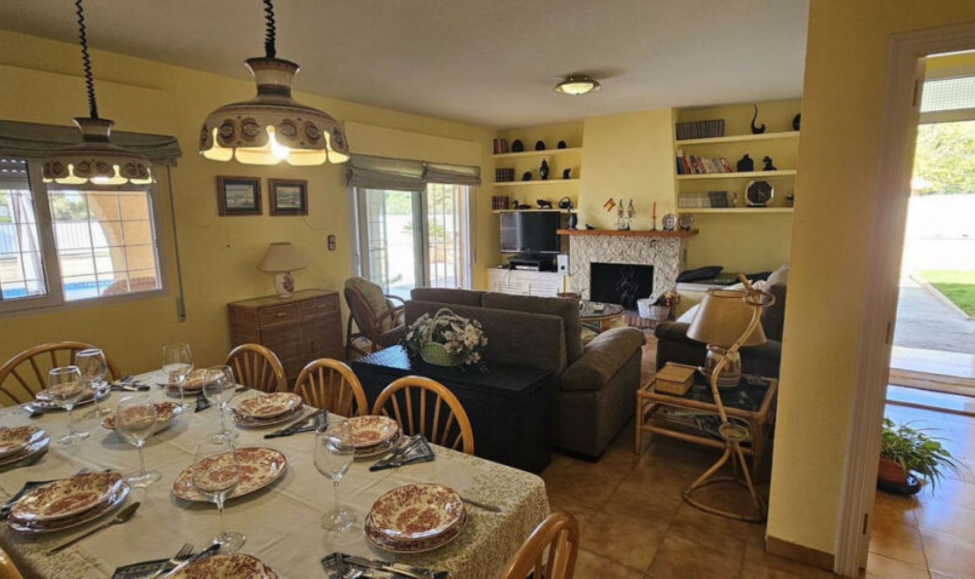 Resale - House -
Campoamor