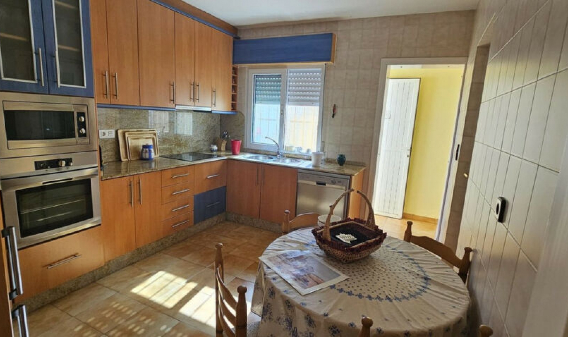 Resale - House -
Campoamor