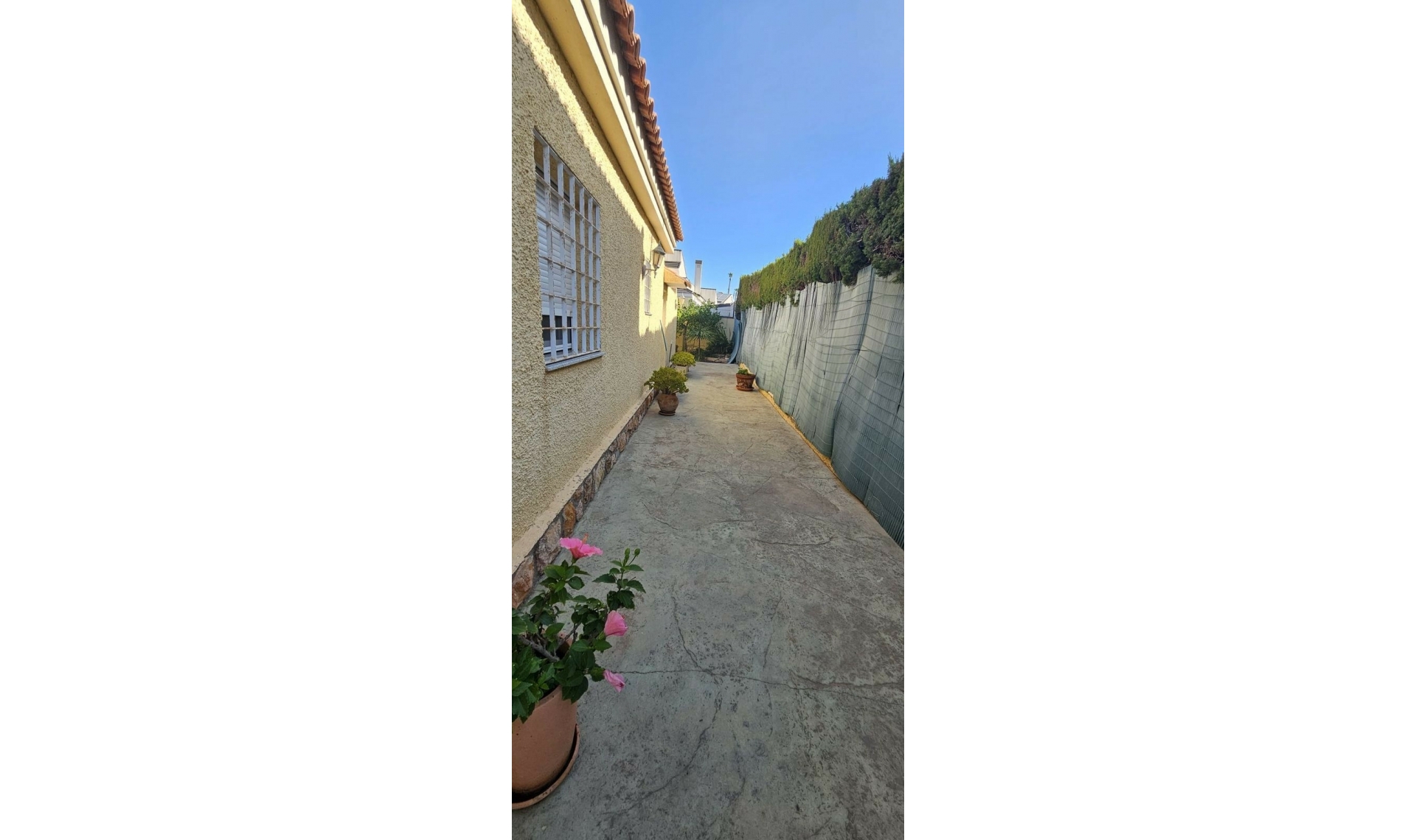 Resale - House -
Campoamor