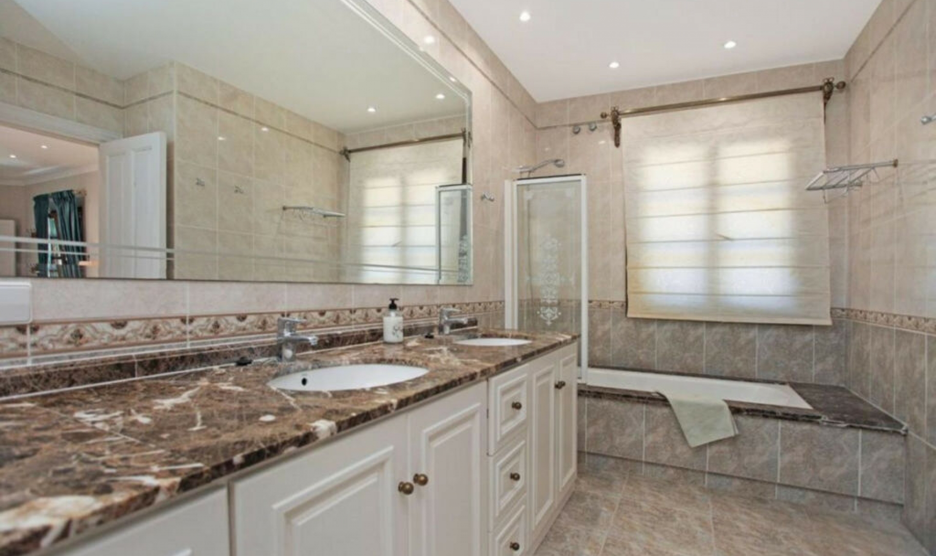 Resale - House -
Cancelada