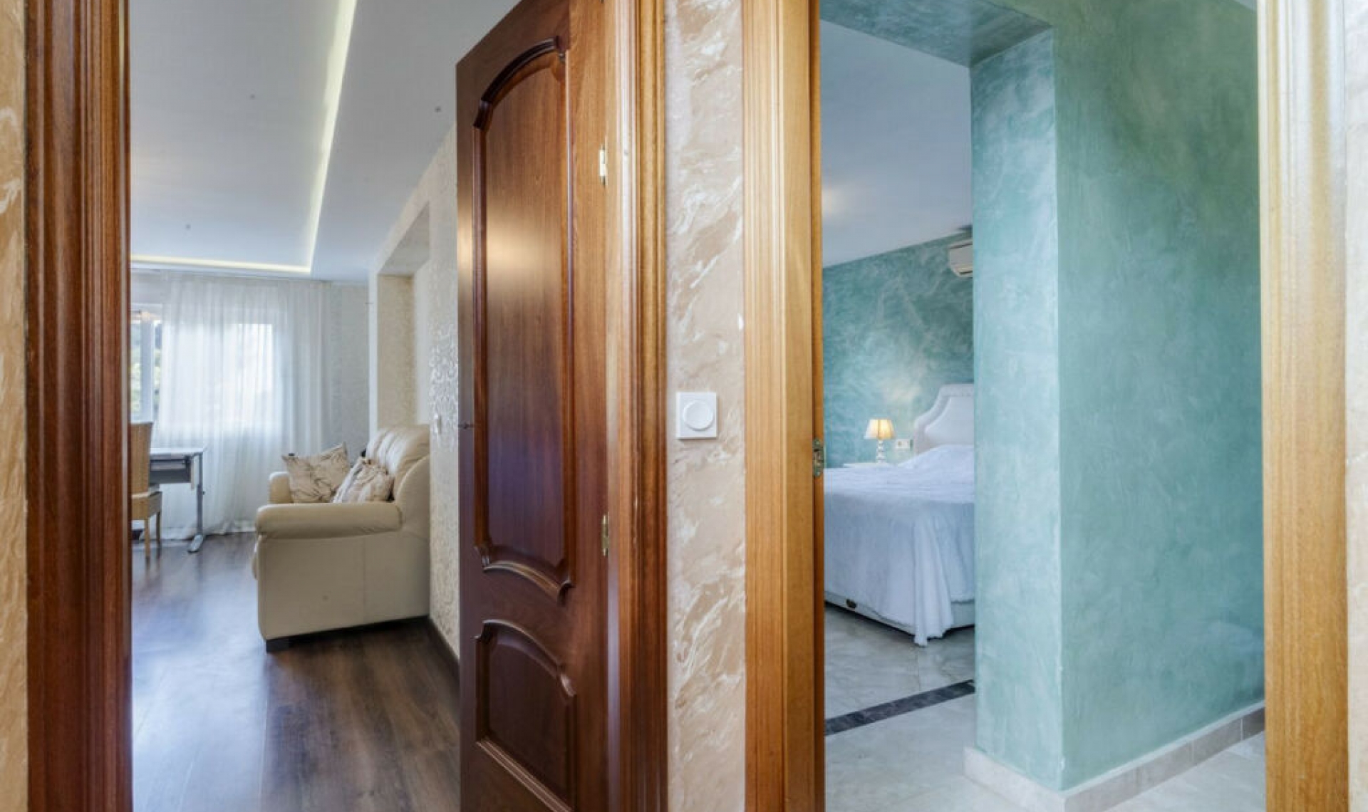 Resale - House -
Carib Playa