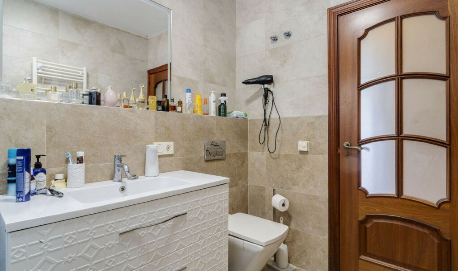 Resale - House -
Carib Playa
