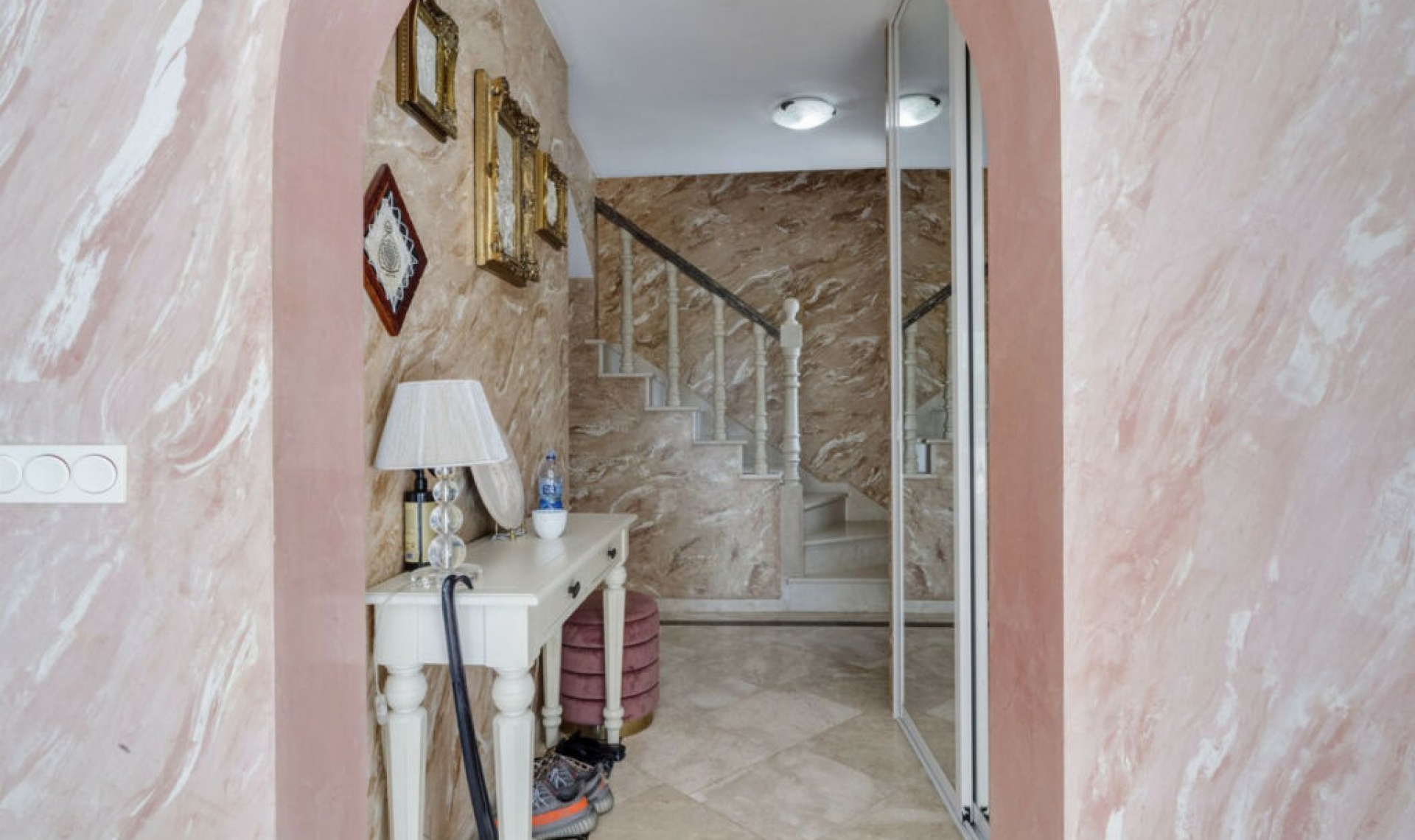 Resale - House -
Carib Playa