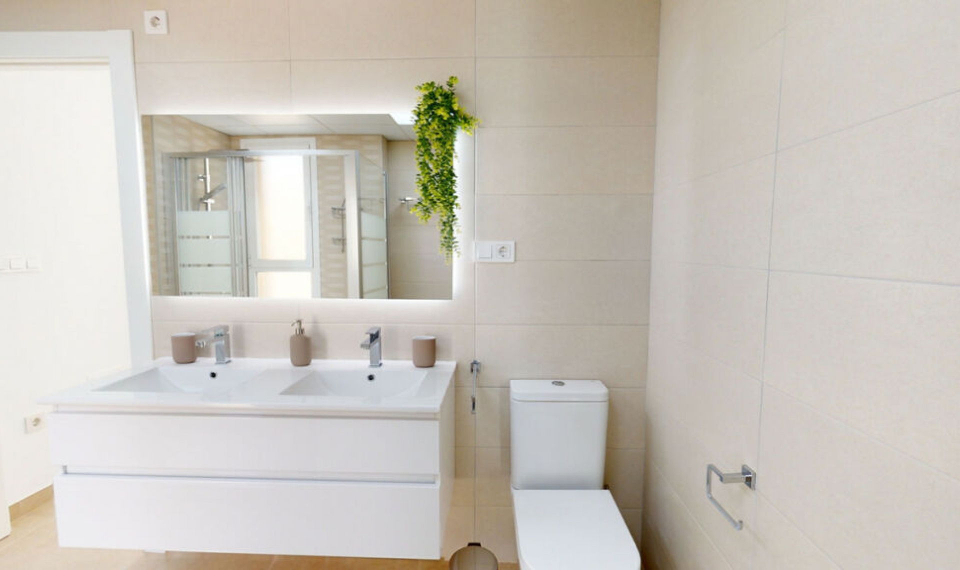 Resale - House -
Cartagena