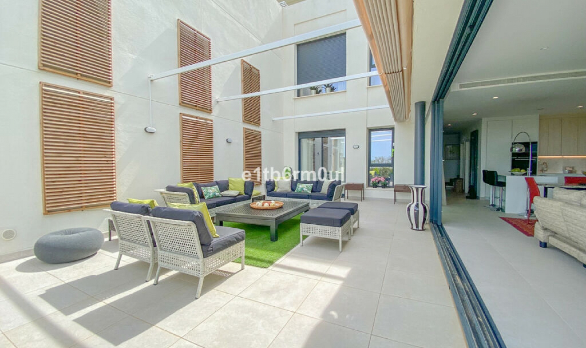 Resale - House -
Casares Playa