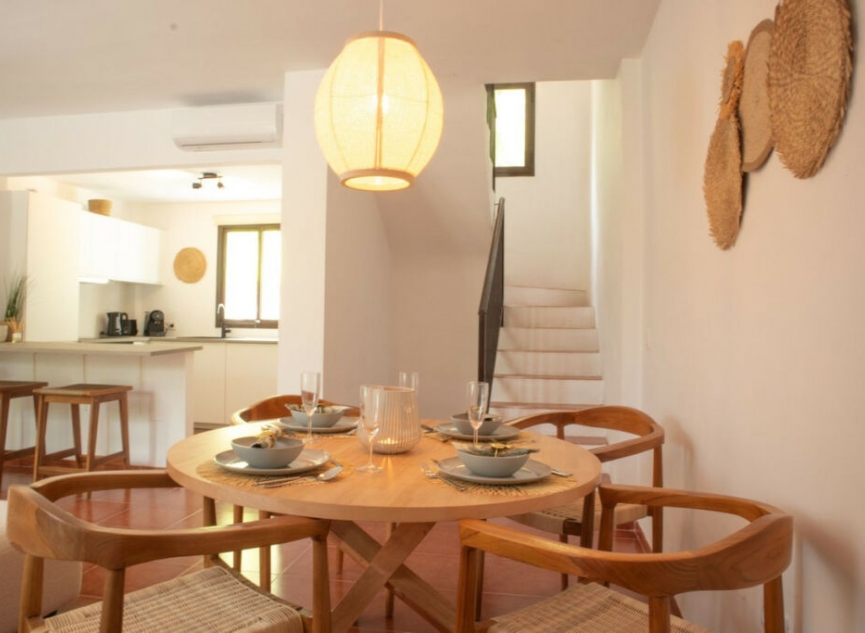Resale - House -
Casares Playa