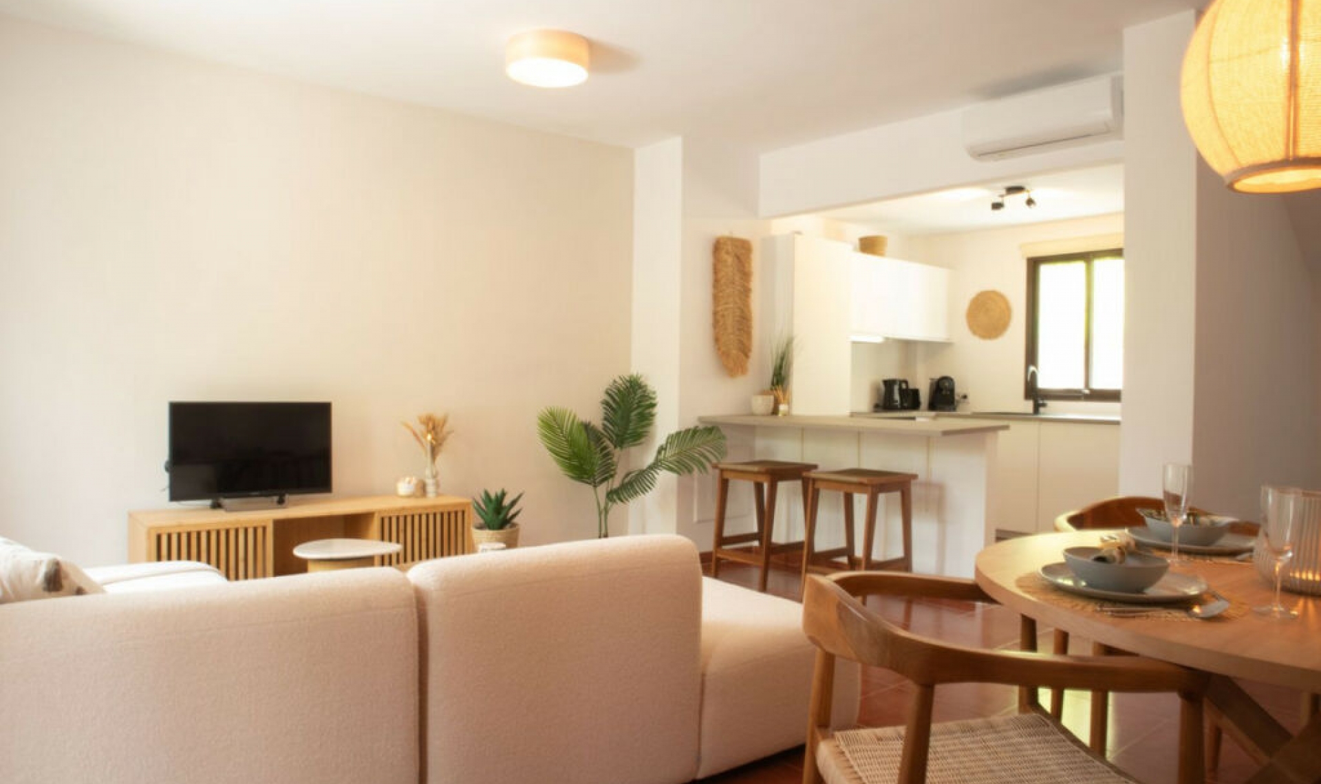 Resale - House -
Casares Playa