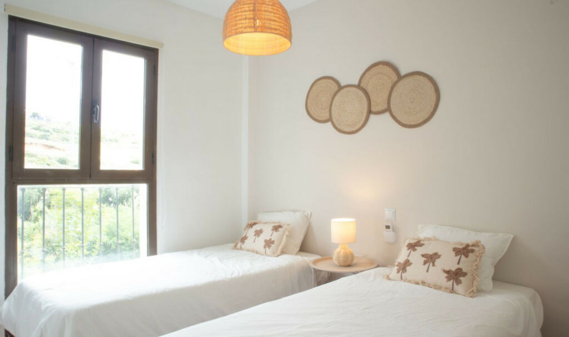 Resale - House -
Casares Playa