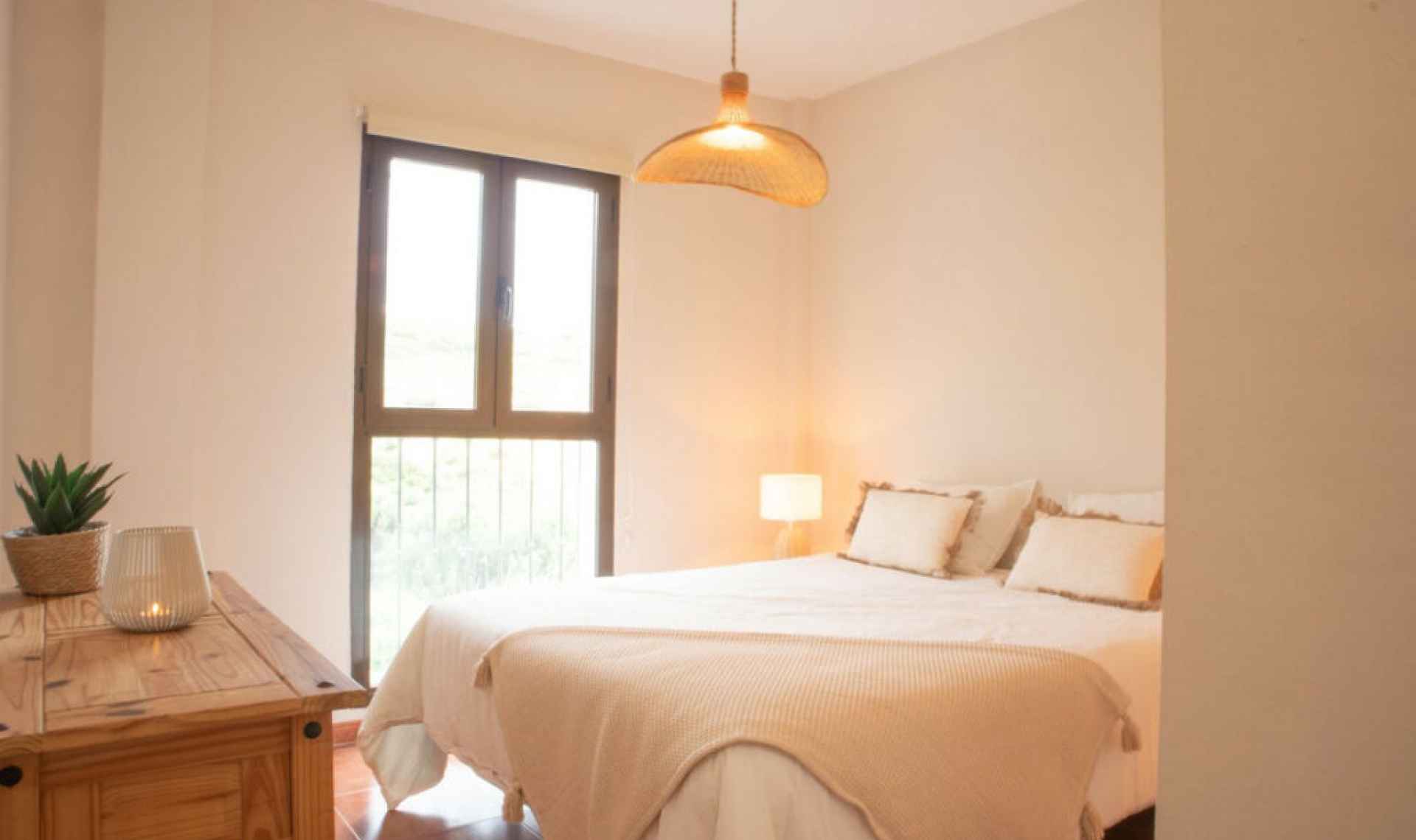 Resale - House -
Casares Playa