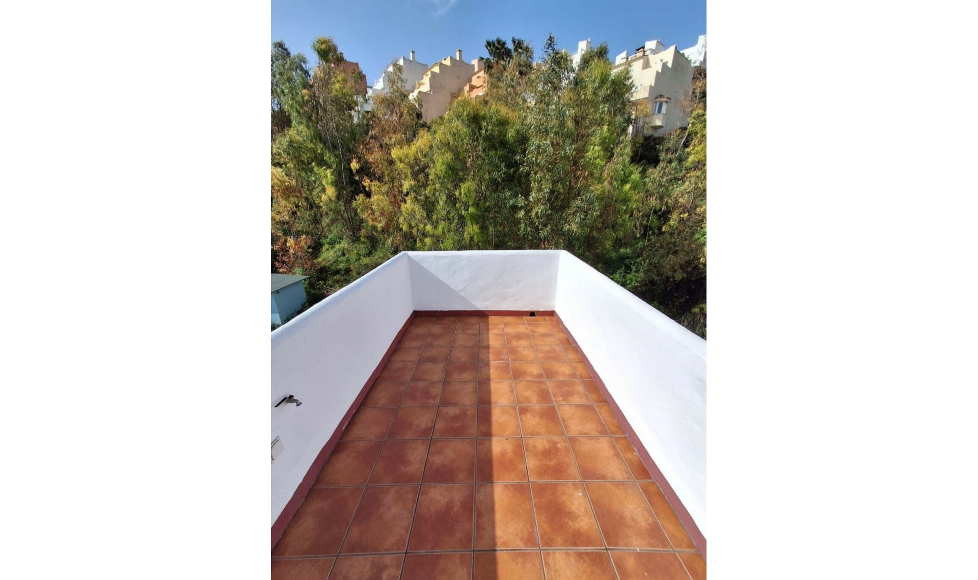 Resale - House -
Casares Playa