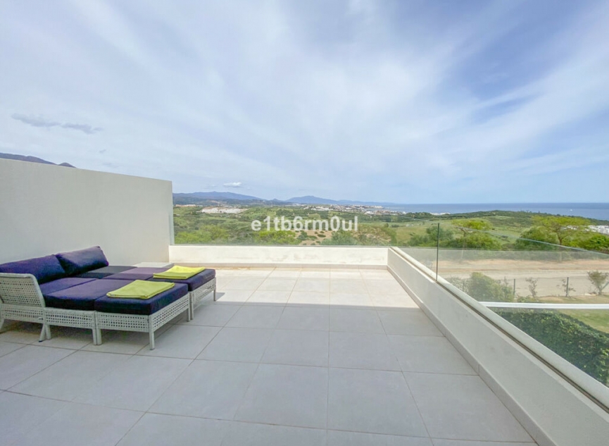 Resale - House -
Casares Playa