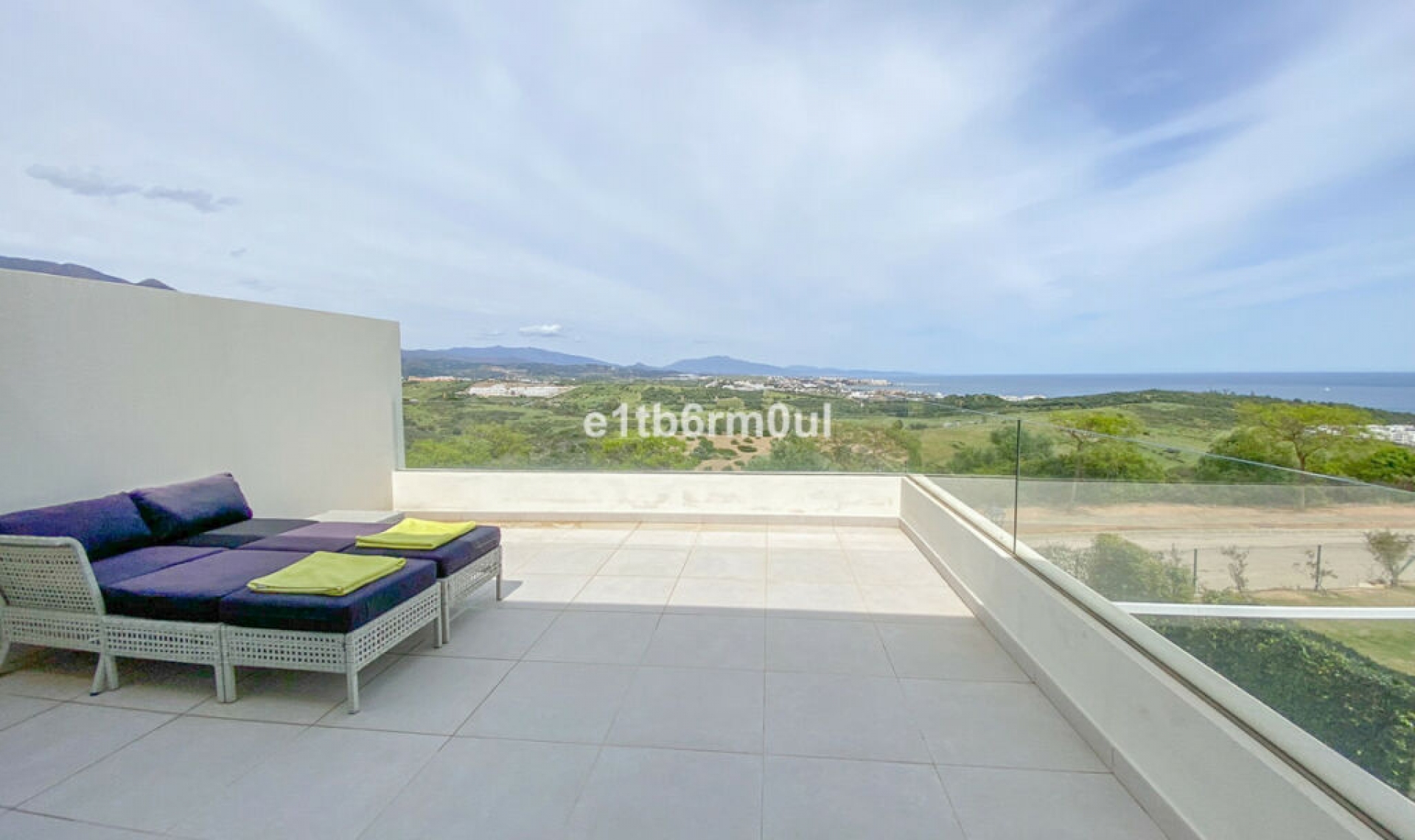 Resale - House -
Casares Playa