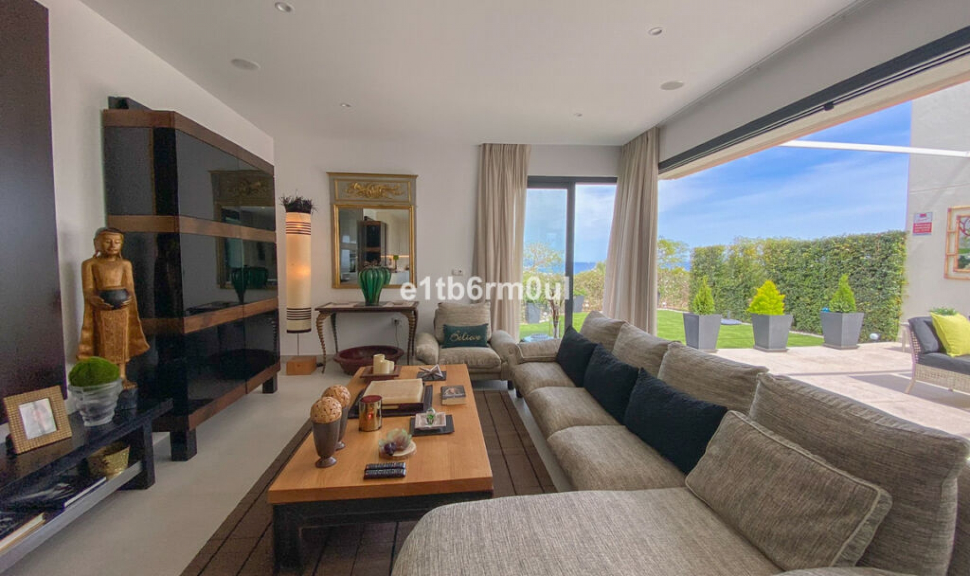 Resale - House -
Casares Playa