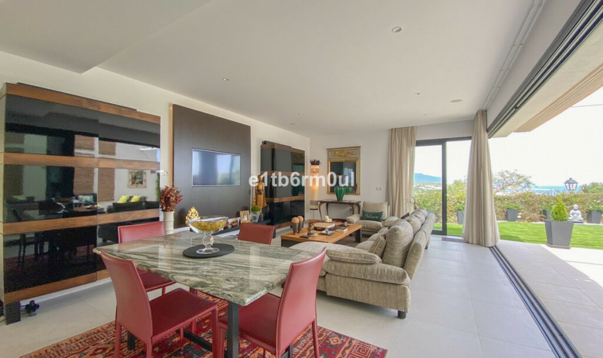 Resale - House -
Casares Playa