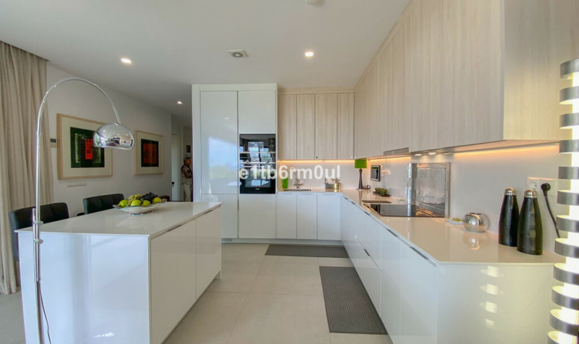 Resale - House -
Casares Playa