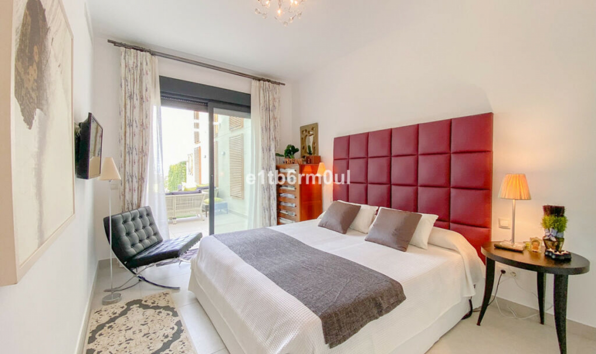 Resale - House -
Casares Playa