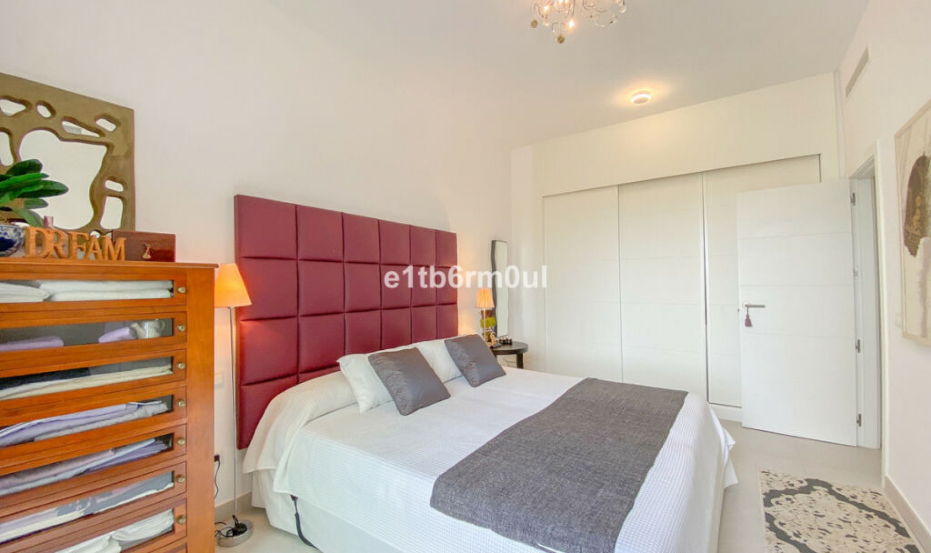 Resale - House -
Casares Playa