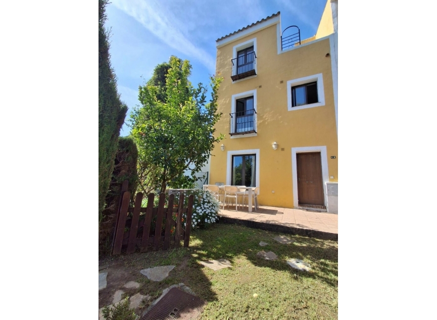 Resale - House -
Casares Playa