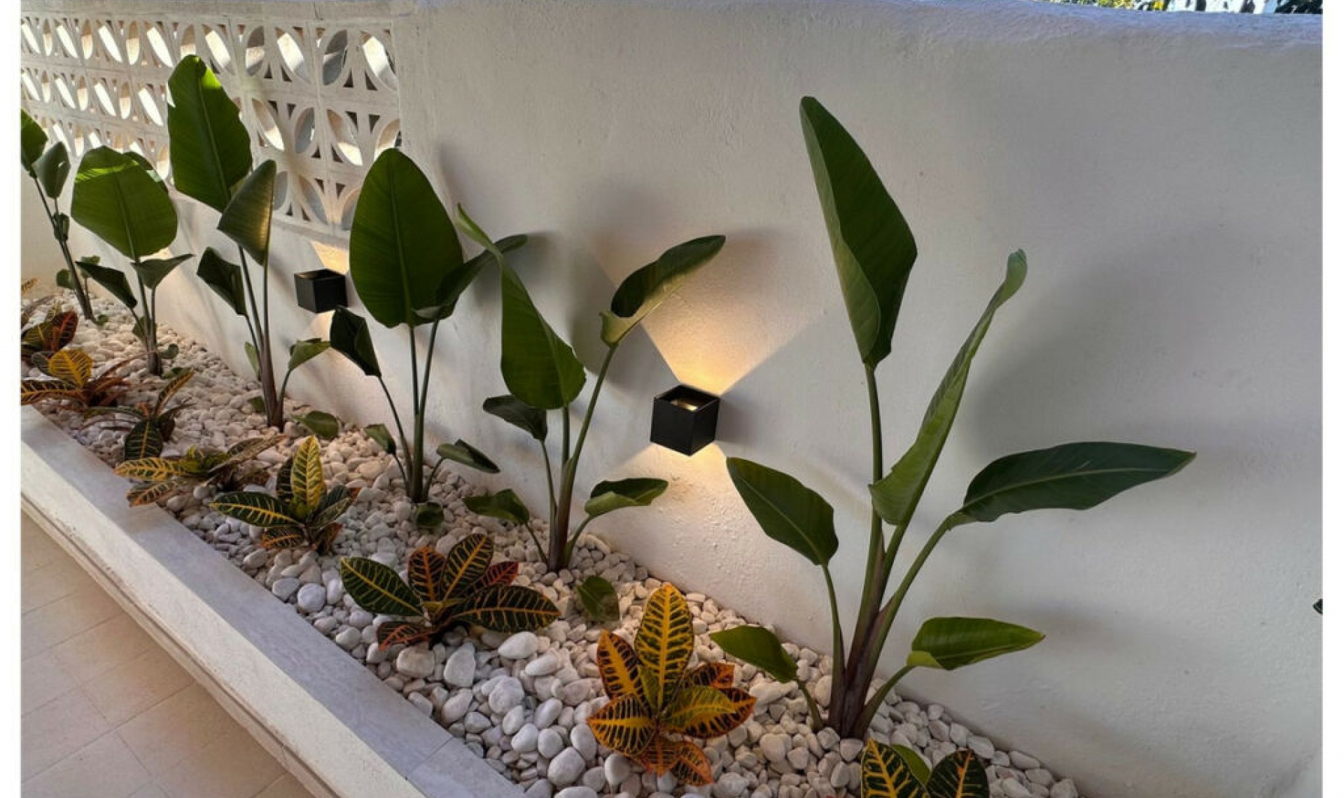 Resale - House -
Casares Playa