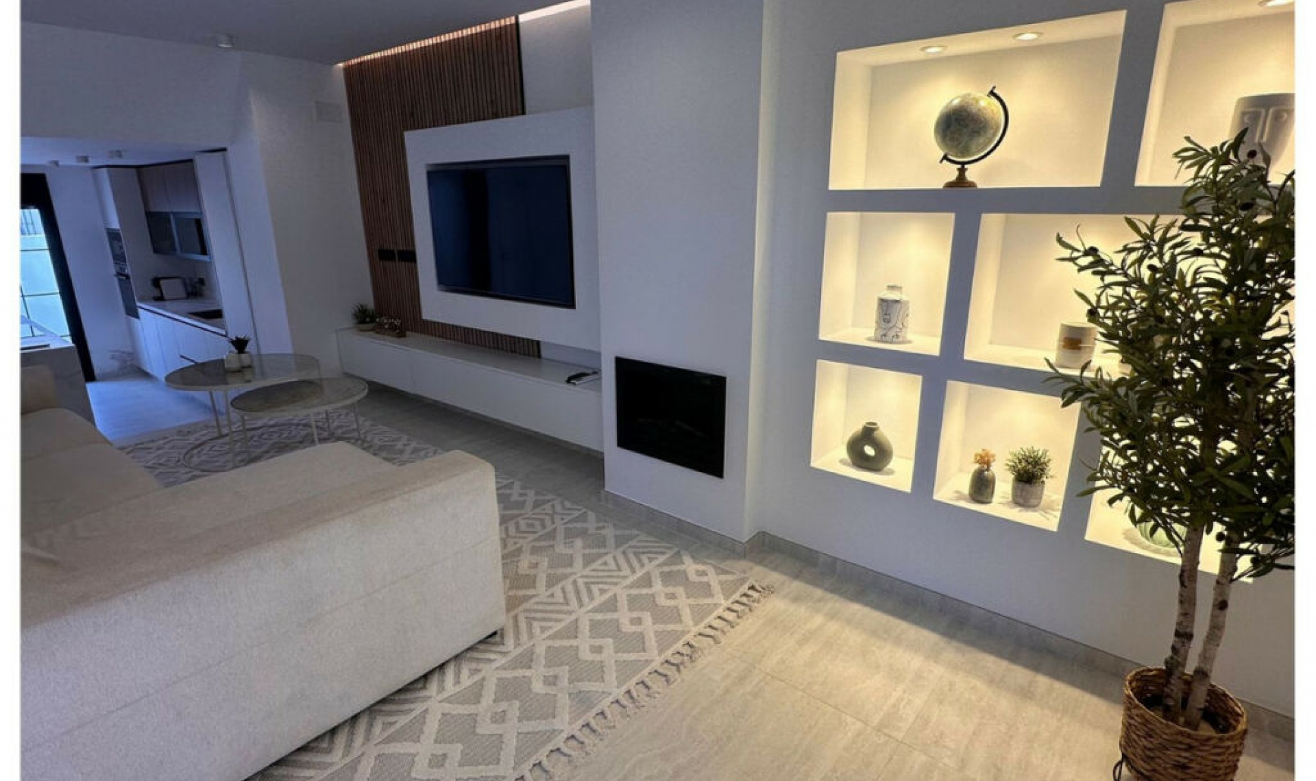Resale - House -
Casares Playa