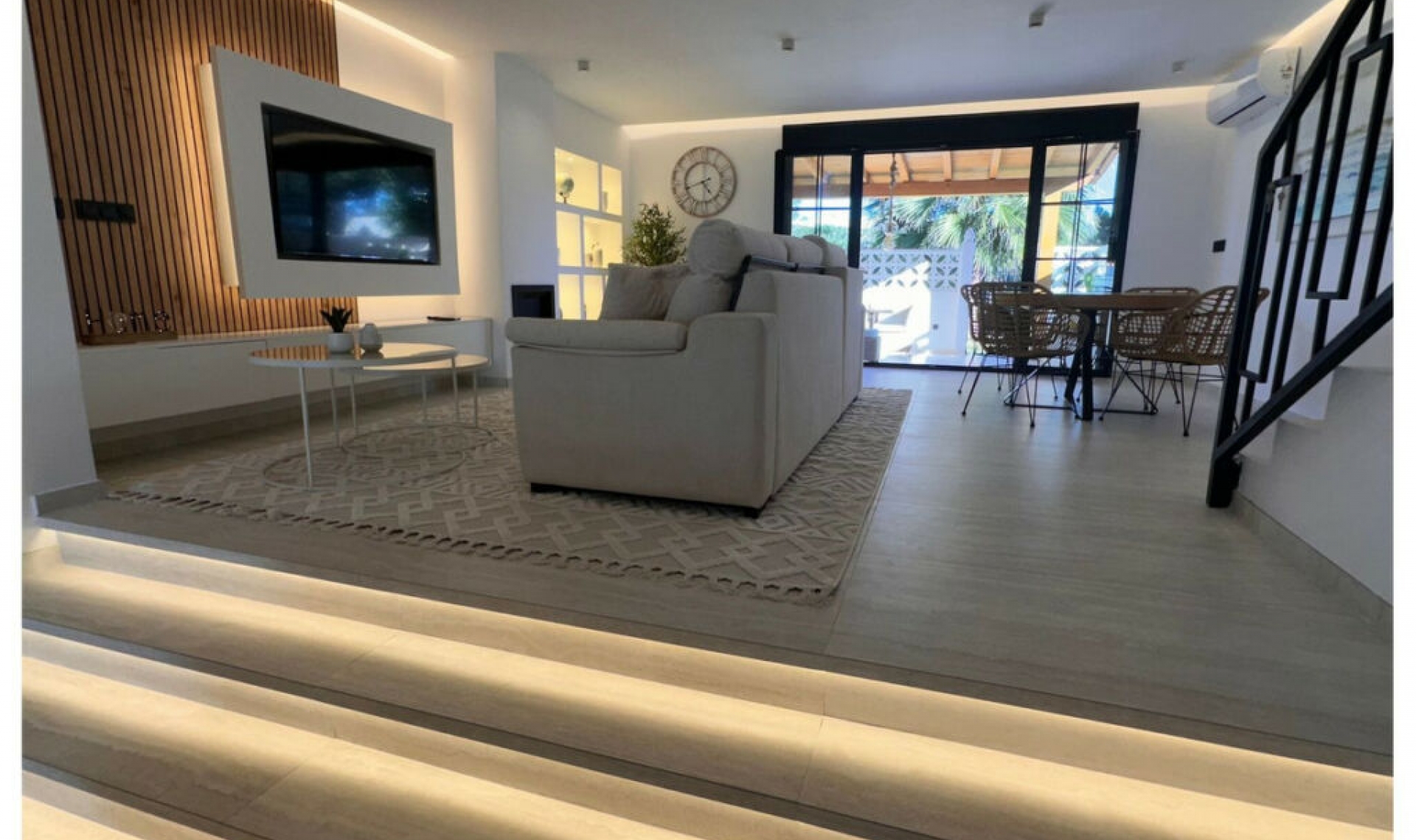 Resale - House -
Casares Playa