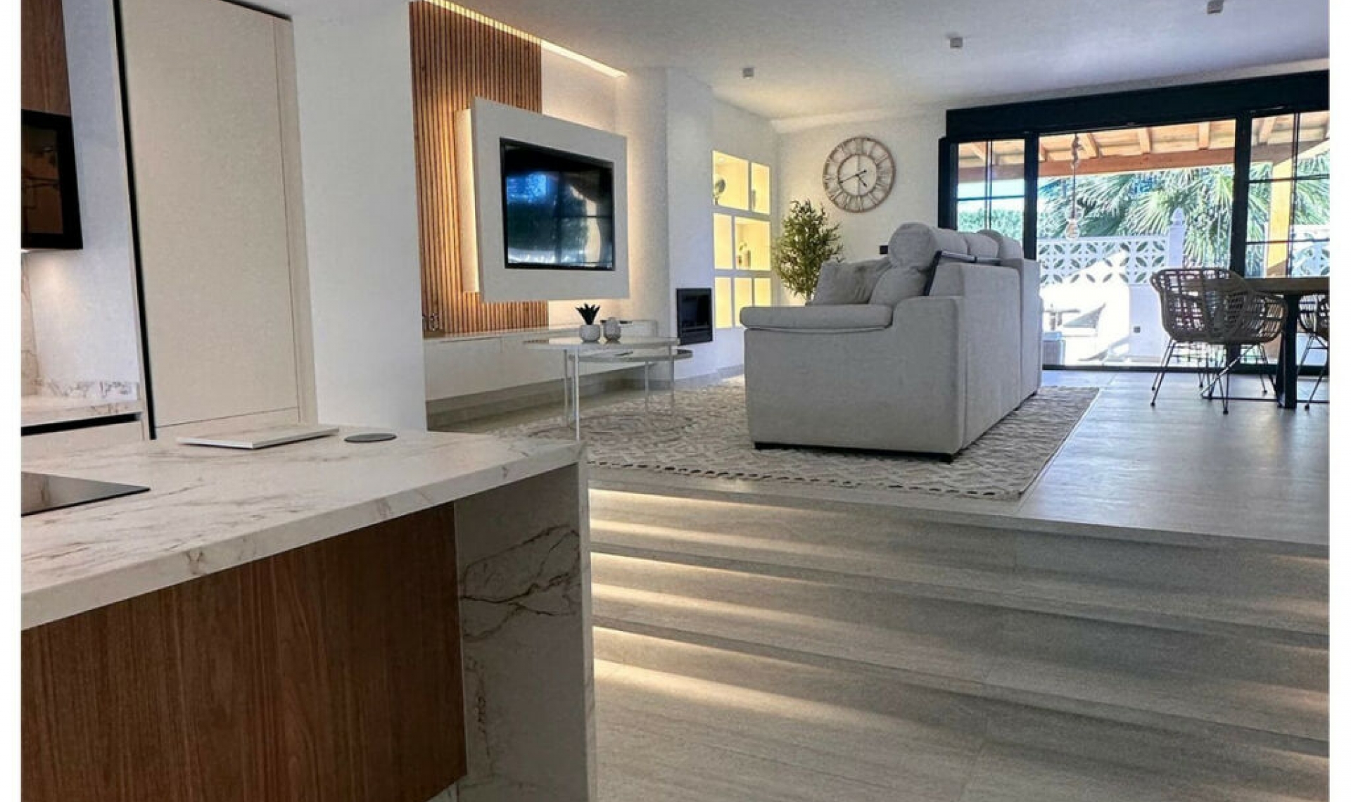 Resale - House -
Casares Playa