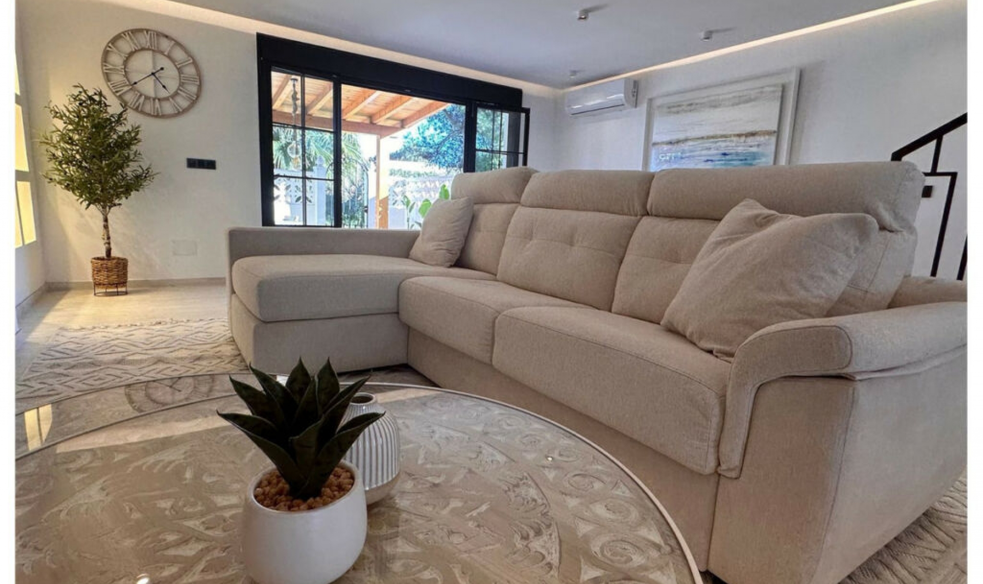 Resale - House -
Casares Playa