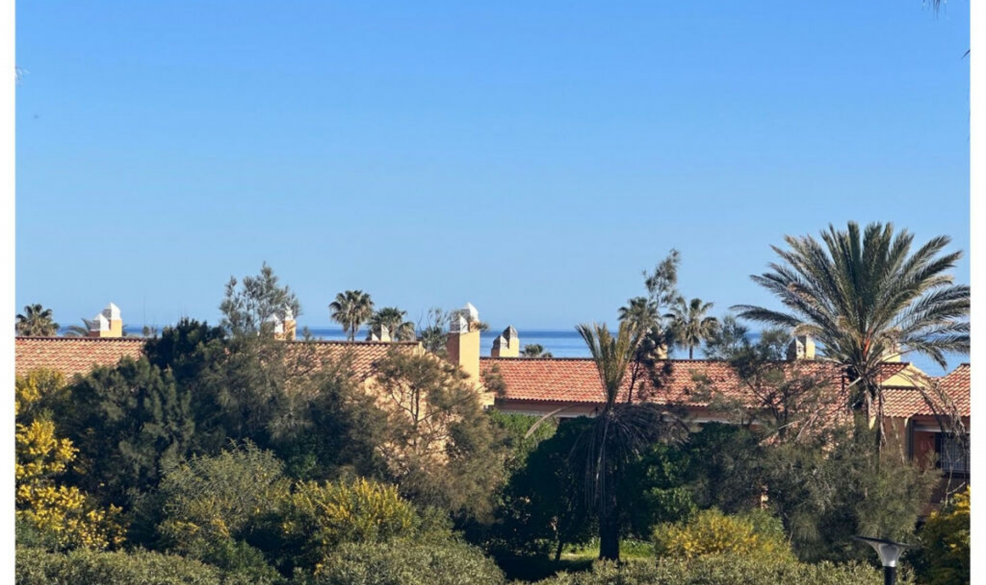 Resale - House -
Casares Playa
