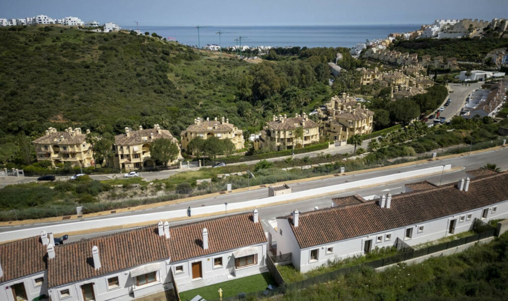 Resale - House -
Casares Playa