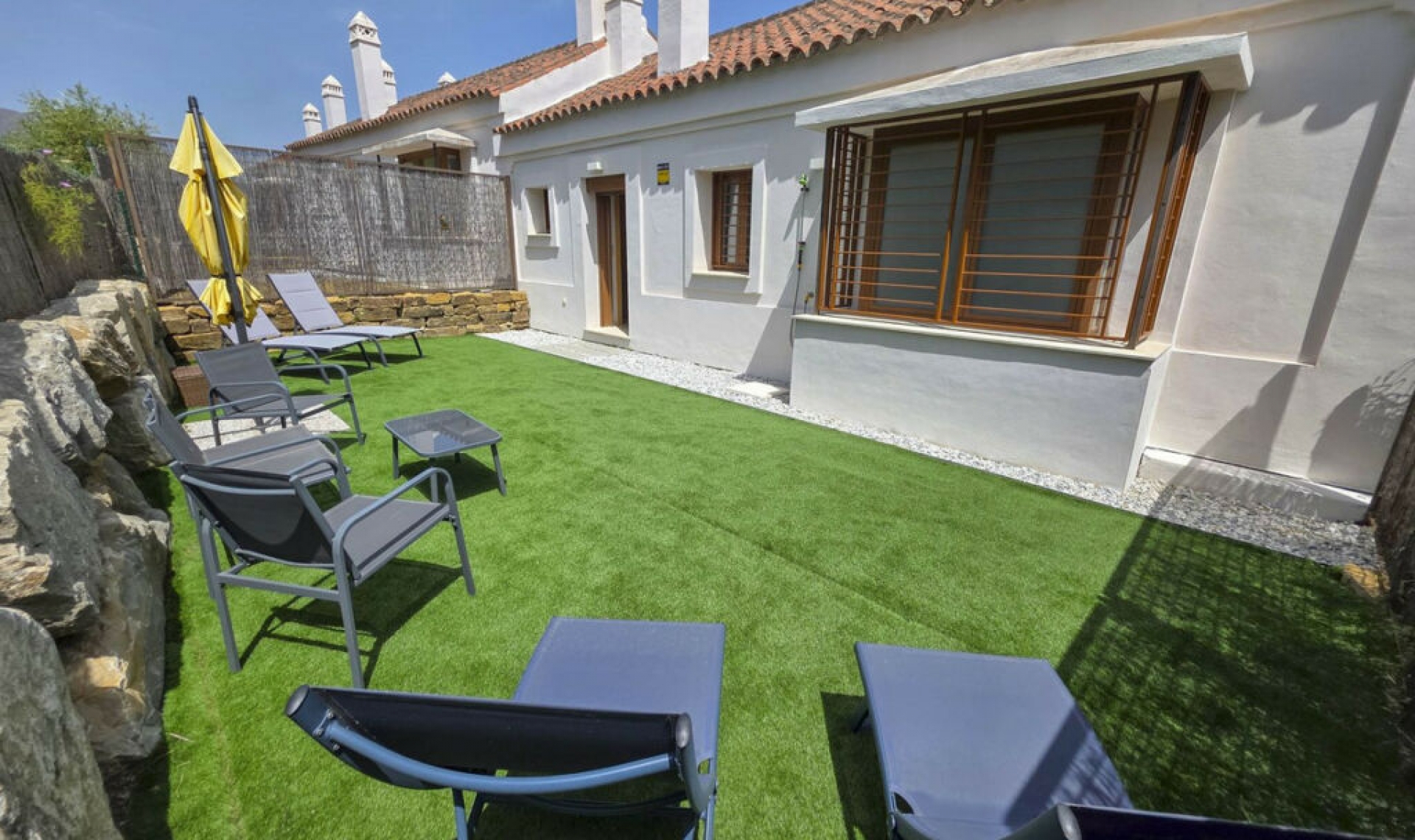 Resale - House -
Casares Playa