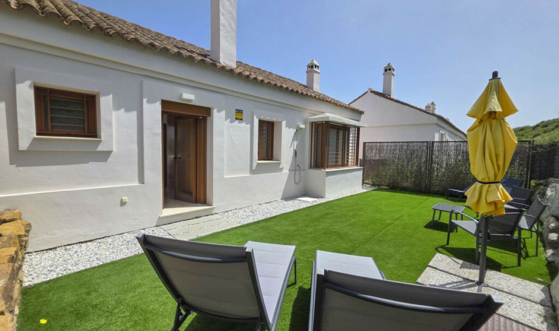 Resale - House -
Casares Playa