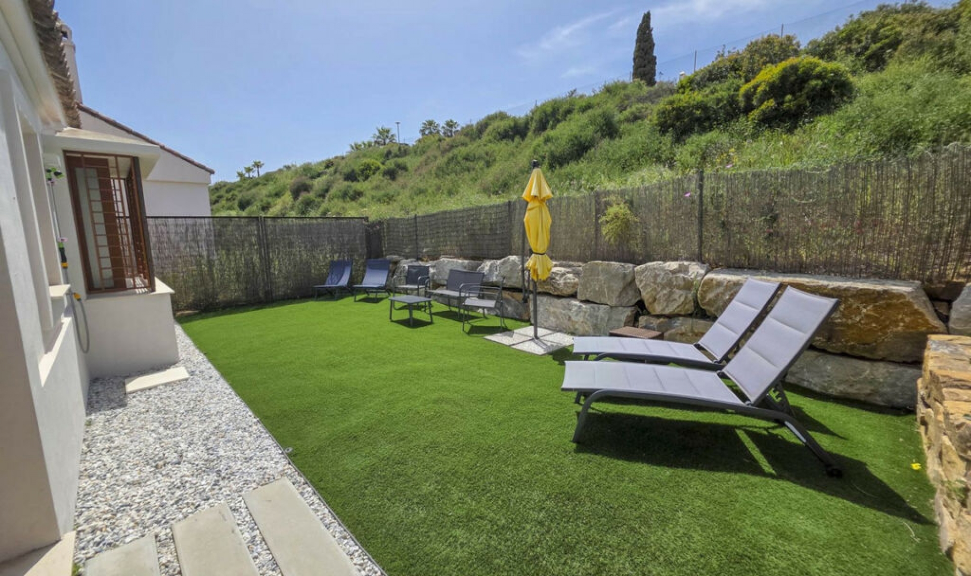 Resale - House -
Casares Playa