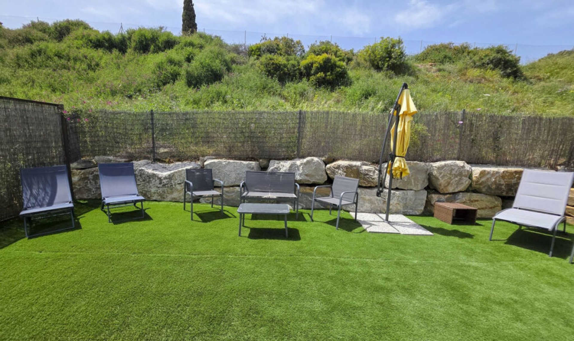 Resale - House -
Casares Playa